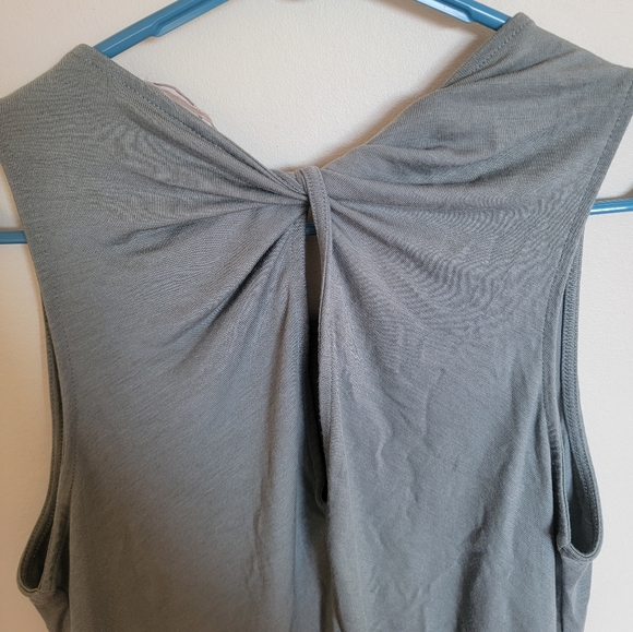 Athleta Cloudlight Twist Back Tank Top Size Medium Green/Grey - Picture 6 of 6